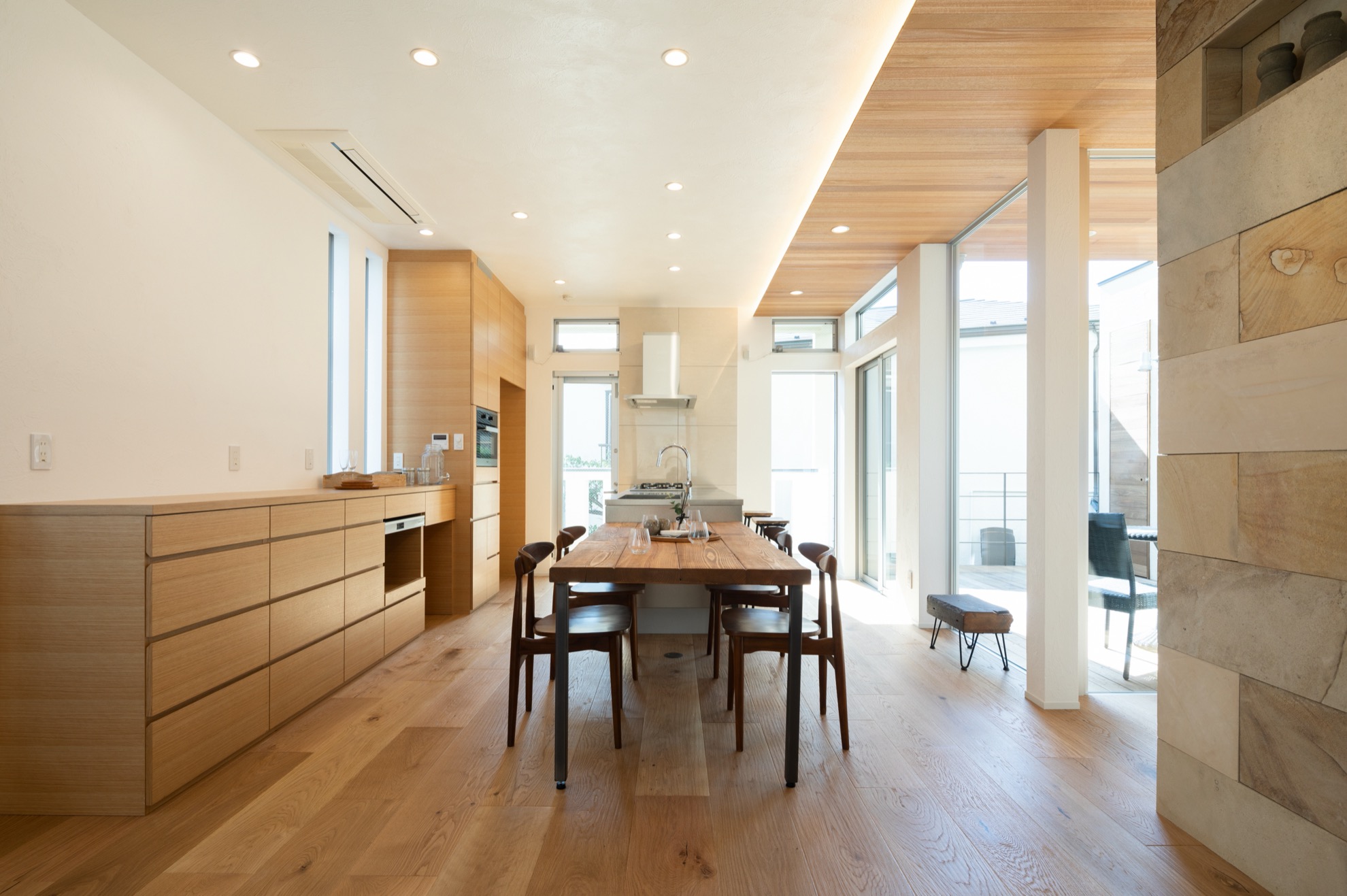 母屋の材料を再利用した暖かさを感じるお家 - innocence design